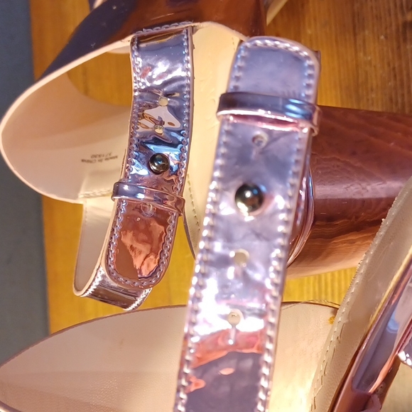 Block heeled sandals - Picture 14 of 16